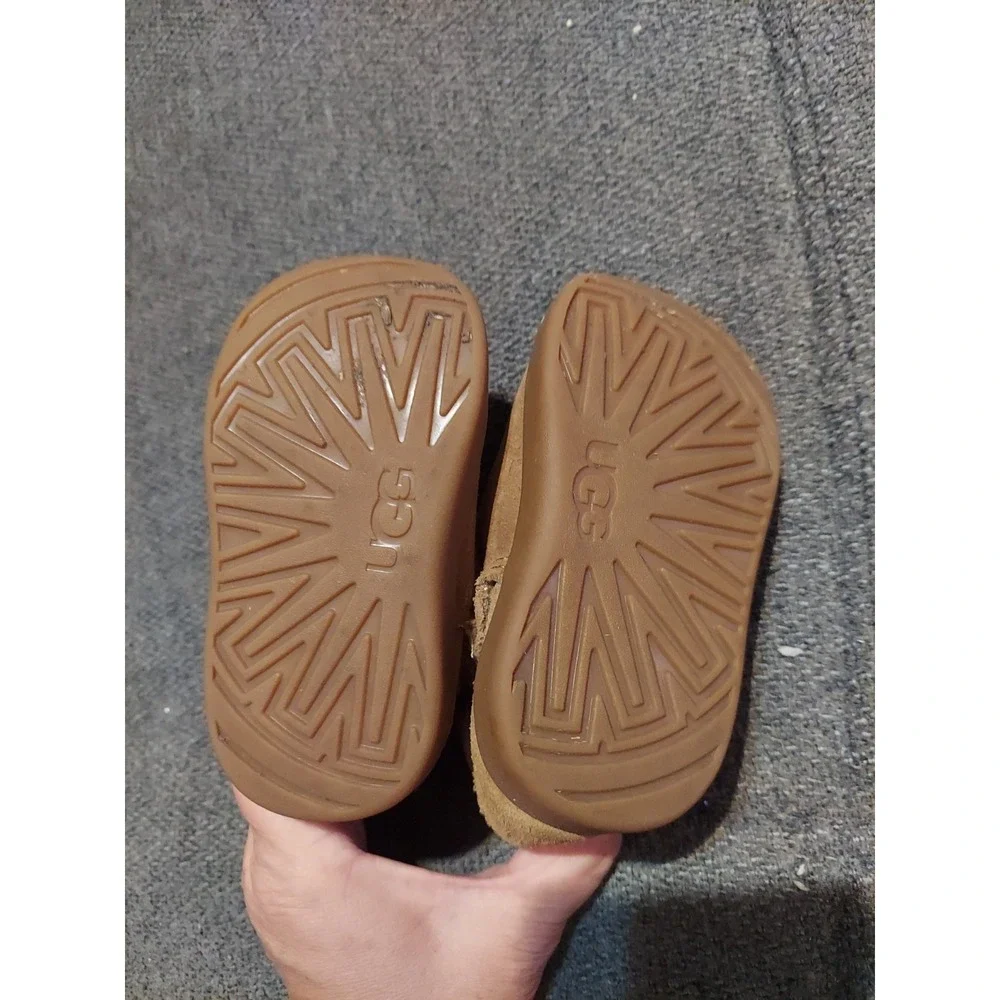 Ugg Boots Size 4/5 Tan Suede 10960891 Shoes Toddler Insulated Baby